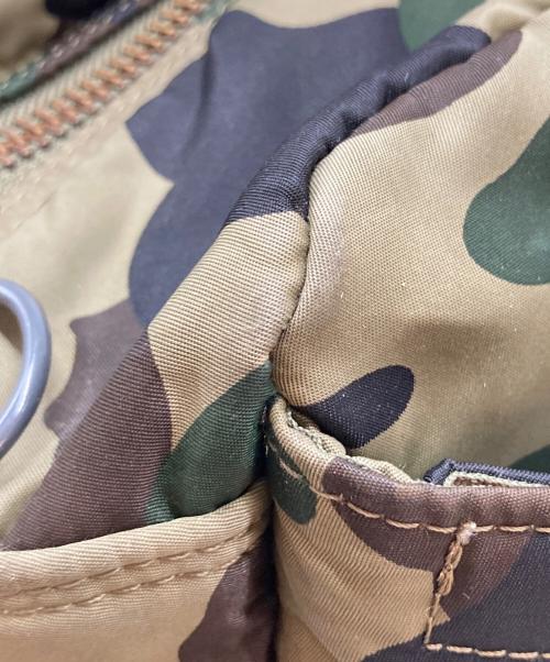 PORTER（ポーター）PORTER (ポーター) A BATHING APE (アベイシングエイプ) カモ柄コラボショルダーバッグ オリーブの古着・服飾アイテム