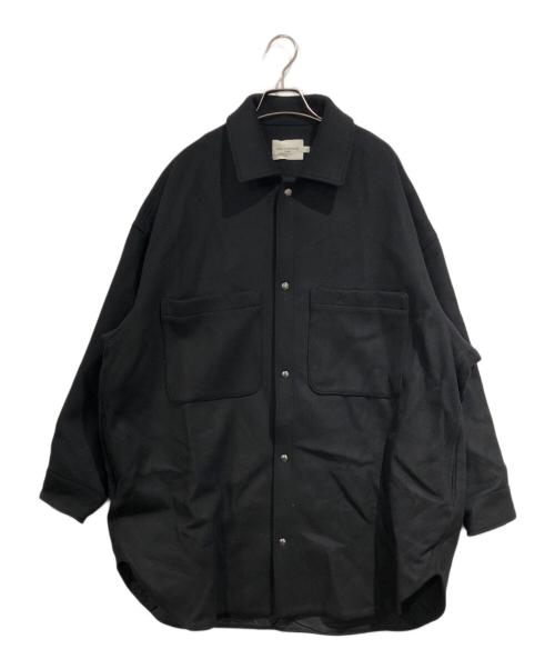 maison kitsune（メゾンキツネ）MAISON KITSUNE (メゾンキツネ) FULLY LINED TWO POCKETS OVERSHI ブラック サイズ:SIZE Sの古着・服飾アイテム