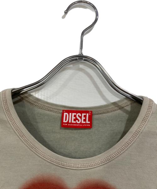 DIESEL（ディーゼル）DIESEL (ディーゼル) T-ELE TEE Dロゴ ハートプリント クルーネックＴシャツ グリーン サイズ:SIZE Mの古着・服飾アイテム