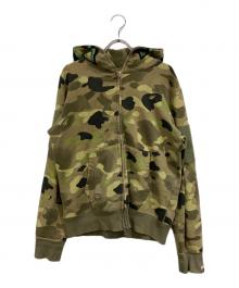 A BATHING APE（アベイシングエイプ）の古着「グラデーションカモ シャーク パーカー」｜グリーン