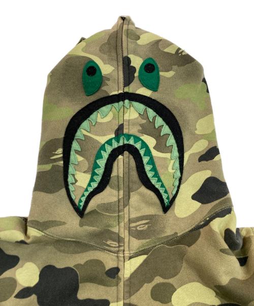 A BATHING APE（アベイシングエイプ）A BATHING APE (アベイシングエイプ) グラデーションカモ シャーク パーカー グリーン サイズ:SIZE Sの古着・服飾アイテム