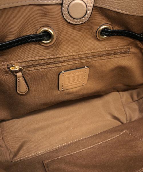 COACH（コーチ）COACH (コーチ) アンディ クロスボディ/ショルダーバッグ ベージュの古着・服飾アイテム