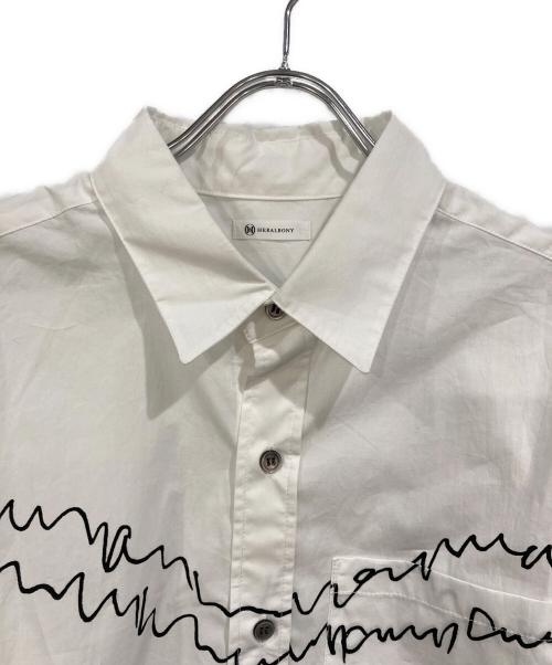 HERALBONY（ヘラルボニー）heralbony (ヘラルボニー) レギュラーカラーシャツ「heart-mm2024」 ホワイト サイズ:SIZE Lの古着・服飾アイテム