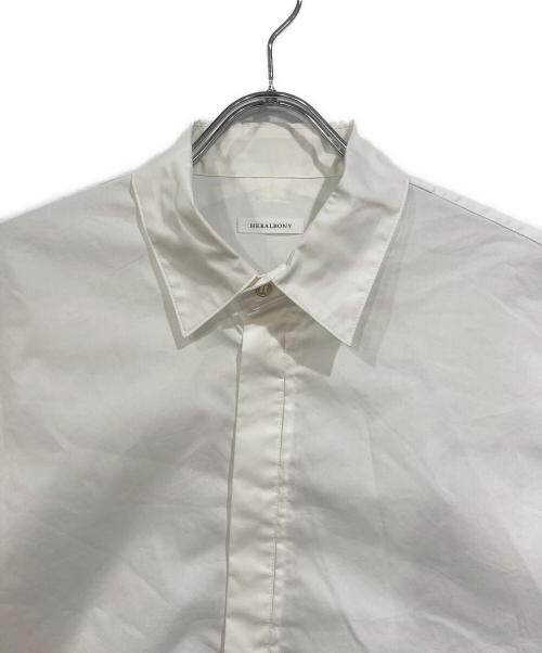 HERALBONY（ヘラルボニー）heralbony (ヘラルボニー) スカーフループ付きショートシャツ ホワイト サイズ:ＳＩＺＥＦＲＥＥの古着・服飾アイテム