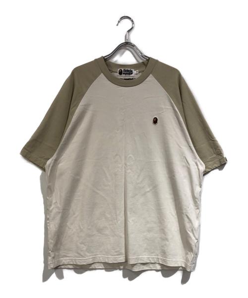 A BATHING APE（アベイシングエイプ）A BATHING APE (アベイシングエイプ) ワンポイントロゴTシャツ ホワイト×ベージュ サイズ:SIZE Mの古着・服飾アイテム