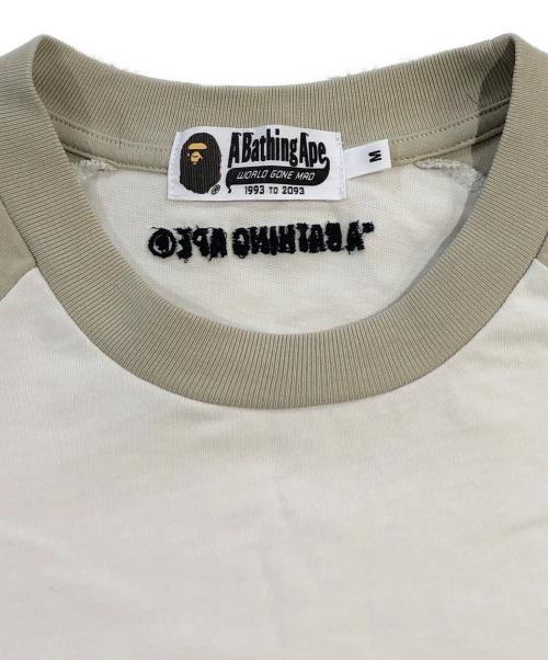 A BATHING APE（アベイシングエイプ）A BATHING APE (アベイシングエイプ) ワンポイントロゴTシャツ ホワイト×ベージュ サイズ:SIZE Mの古着・服飾アイテム