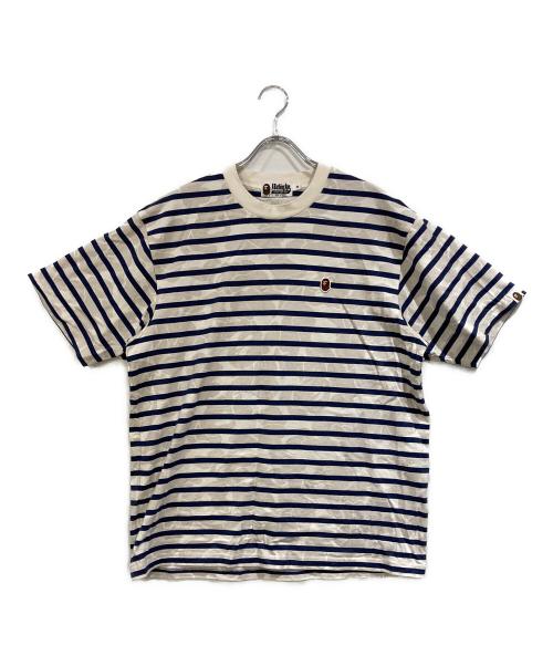 A BATHING APE（アベイシングエイプ）A BATHING APE (アベイシングエイプ) ワンポイントロゴボーダーTシャツ ネイビー×ベージュ サイズ:SIZE Mの古着・服飾アイテム