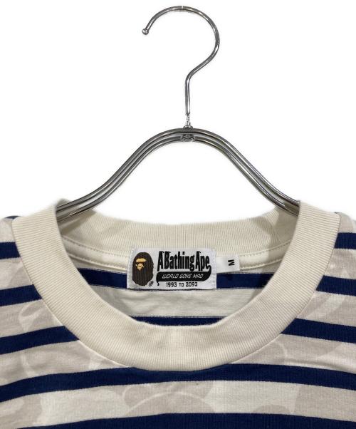 A BATHING APE（アベイシングエイプ）A BATHING APE (アベイシングエイプ) ワンポイントロゴボーダーTシャツ ネイビー×ベージュ サイズ:SIZE Mの古着・服飾アイテム