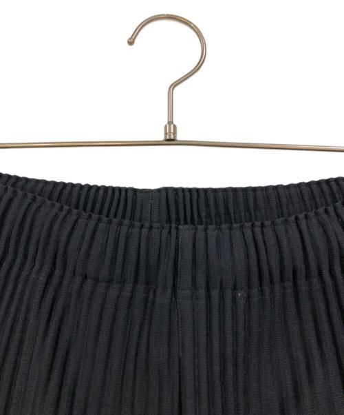 HOMME PLISSE ISSEY MIYAKE（オム プリッセ イッセイ ミヤケ）HOMME PLISSE ISSEY MIYAKE (オム プリッセ イッセイ ミヤケ) プリーツパンツ ネイビー サイズ:SIZE2の古着・服飾アイテム