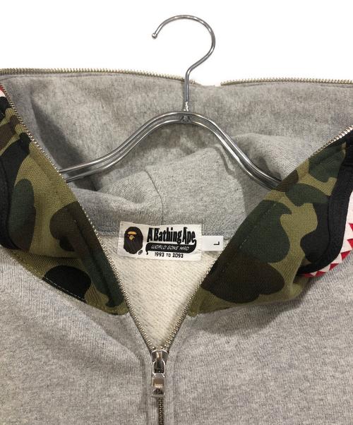 A BATHING APE（アベイシングエイプ）A BATHING APE (アベイシングエイプ) シャークジップパーカー グレー サイズ:SIZE Lの古着・服飾アイテム