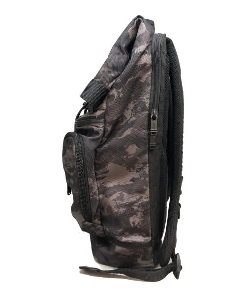 TUMI（トゥミ）TUMI (トゥミ) ロールトップ バックパック グレー×ブラックの古着・服飾アイテム