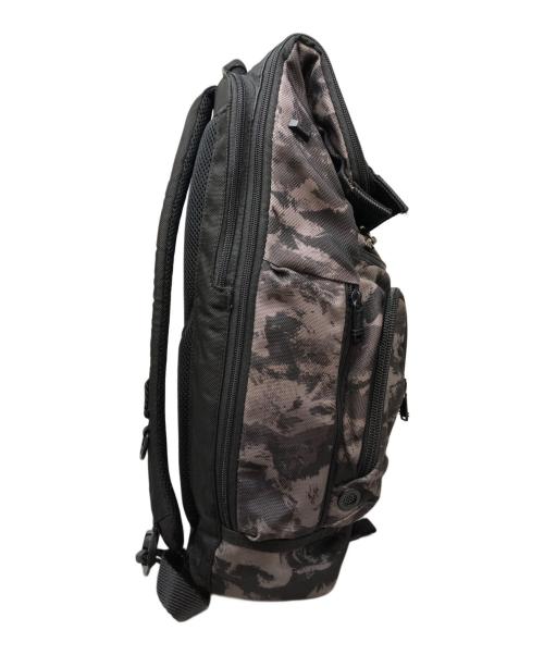 TUMI（トゥミ）TUMI (トゥミ) ロールトップ バックパック グレー×ブラックの古着・服飾アイテム