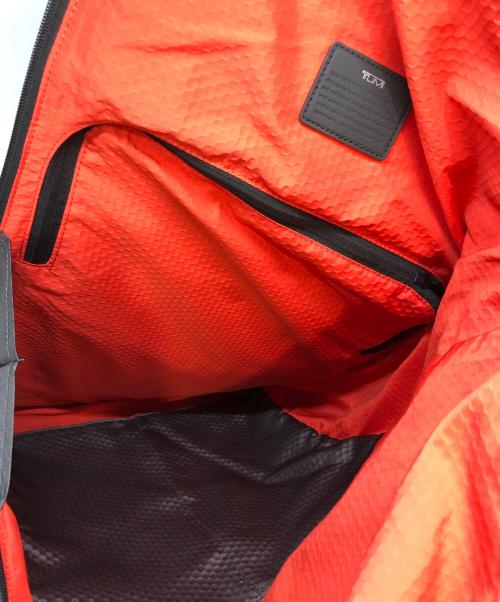 TUMI（トゥミ）TUMI (トゥミ) ロールトップ バックパック グレー×ブラックの古着・服飾アイテム