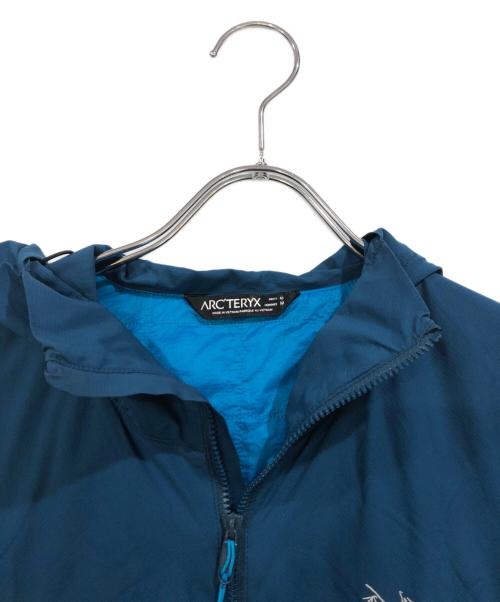 ARC'TERYX（アークテリクス）ARC'TERYX (アークテリクス) ATOM SL HOODY ブルー サイズ:SIZE Mの古着・服飾アイテム