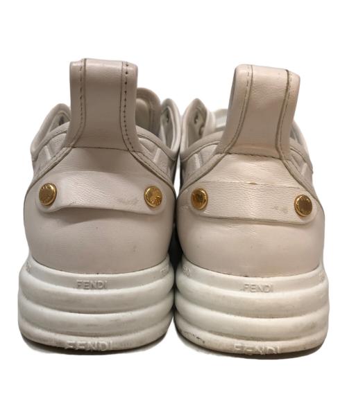 FENDI（フェンディ）FENDI (フェンディ) スニーカー ホワイト サイズ:SIZE 38の古着・服飾アイテム