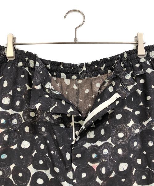 HERALBONY（ヘラルボニー）HERALBONY (ヘラルボニー) リラックスハーフパンツ「（無題）（丸）」 ブラウン サイズ:SIZE Mの古着・服飾アイテム