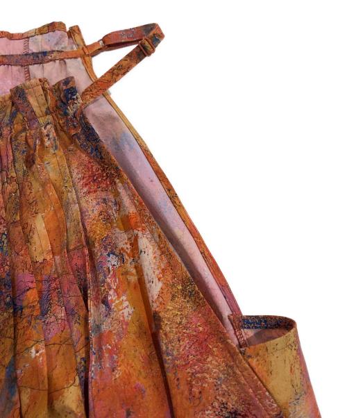 HERALBONY（ヘラルボニー）HERALBONY (ヘラルボニー) ピンタックキャミソールワンピース「くじゃく」 オレンジ サイズ:SIZE Freeの古着・服飾アイテム