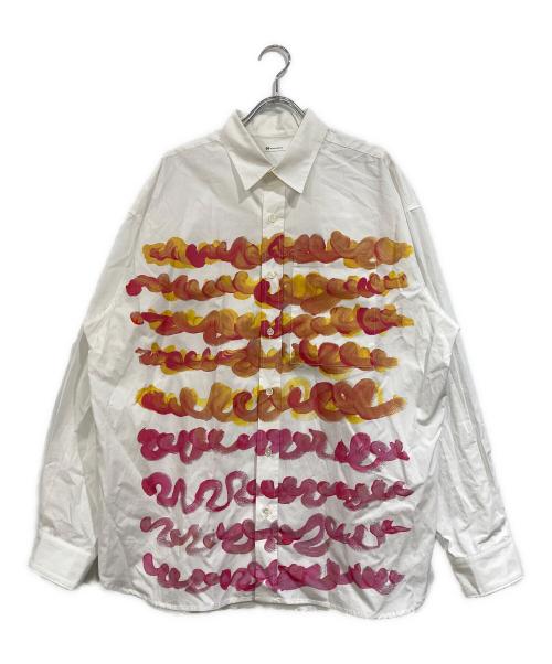 HERALBONY（ヘラルボニー）HERALBONY (ヘラルボニー) レギュラーカラーシャツ「red gradation brush1-mm2025」 ホワイト×レッド サイズ:SIZE Lの古着・服飾アイテム