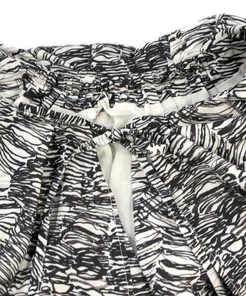 HERALBONY（ヘラルボニー）HERALBONY (ヘラルボニー) ラッフルワンピース「焼肉」 ブラック サイズ:SIZE Freeの古着・服飾アイテム