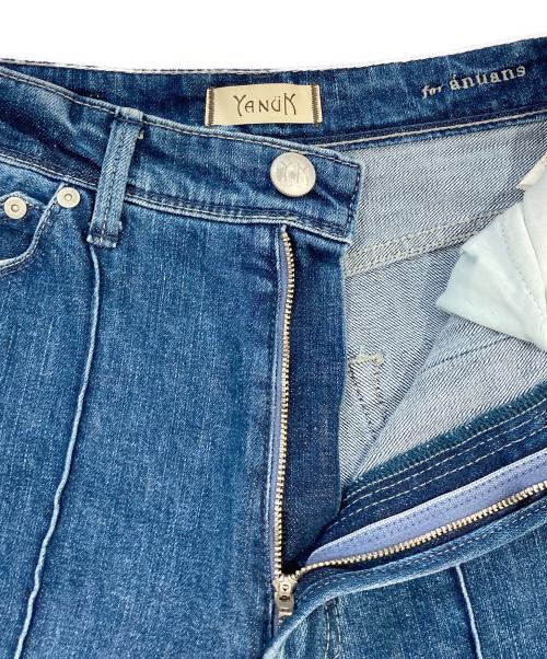 YANUK（ヤヌーク）YANUK (ヤヌーク) Pintuck Straight デニムパンツ ブルー サイズ:SIZE 25の古着・服飾アイテム