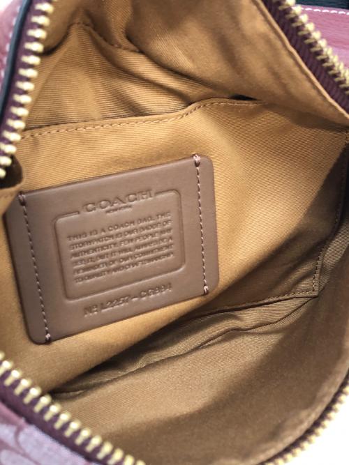 COACH（コーチ）COACH (コーチ) ワーレン ベルト バッグ・シグネチャー シャンブレー レッドの古着・服飾アイテム