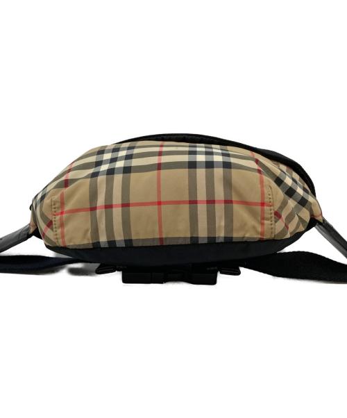 BURBERRY（バーバリー）BURBERRY (バーバリー) ノバチェックボディバッグ/ウエストバッグ ブラックの古着・服飾アイテム