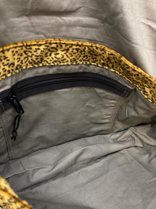 SUPREME（シュプリーム）Supreme (シュプリーム) Velvet small Messenger Bag ブラウン×ブラックの古着・服飾アイテム