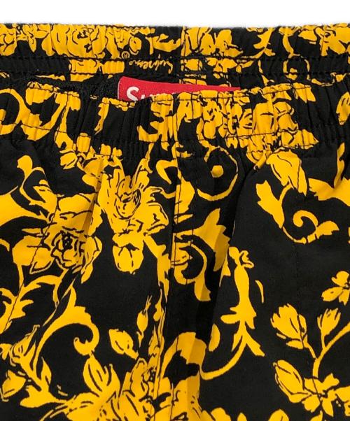 SUPREME（シュプリーム）Supreme (シュプリーム) Nylon Water Short Black Floral ブラック×イエロー サイズ:SIZE Sの古着・服飾アイテム