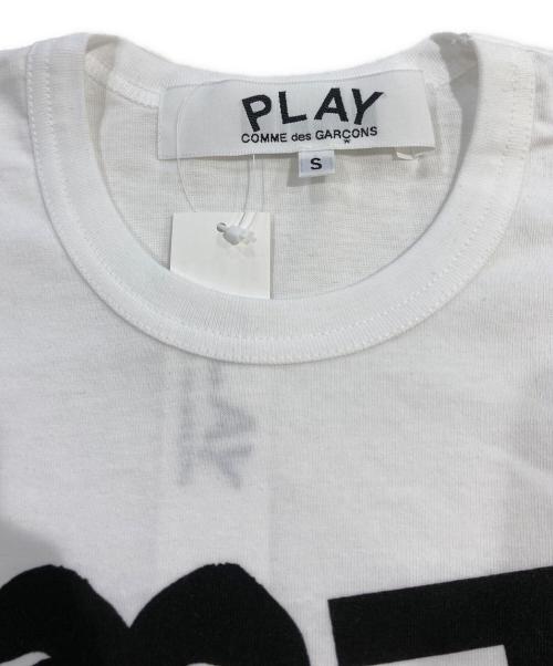 PLAY COMME des GARCONS（プレイコムデギャルソン）PLAY COMME des GARCONS (プレイコムデギャルソン) Printed Logo Play T-Shirt ホワイト サイズ:Sの古着・服飾アイテム