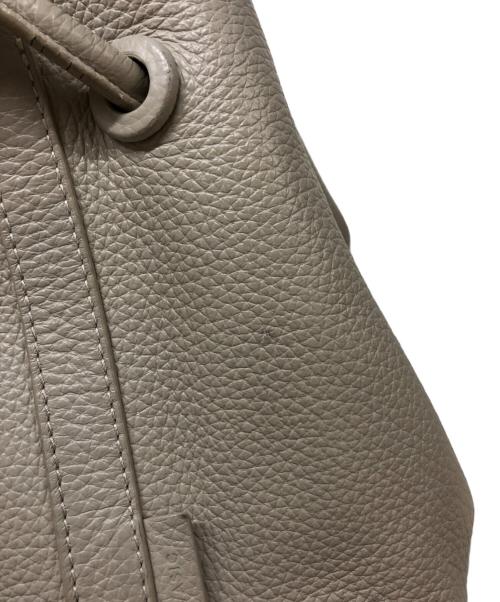 VASIC（ヴァジック）VASIC (ヴァジック) Bond Mini アイボリーの古着・服飾アイテム