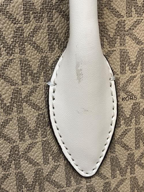 MICHAEL KORS（マイケルコース）MICHAEL KORS (マイケルコース) シグネチャートートバッグ ベージュの古着・服飾アイテム