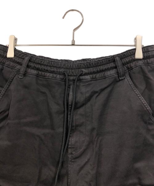 DIESEL（ディーゼル）DIESEL (ディーゼル) D-KROOLEY-CARGO-SHORT JOGG ブラック サイズ:SIZE 32の古着・服飾アイテム