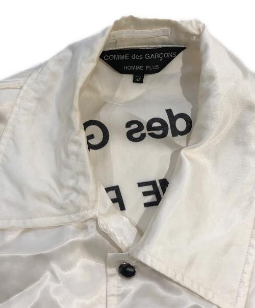 COMME des GARCONS HOMME PLUS（コムデギャルソンオムプリュス）COMME des GARCONS HOMME PLUS (コムデギャルソンオムプリュス) キュプラ 捻れシャツコート ホワイト サイズ:SIZE XSの古着・服飾アイテム