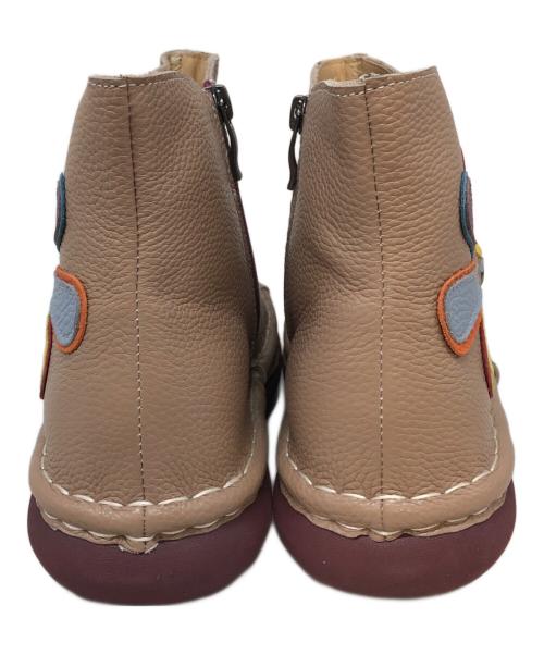 estacion（エスタシオン）ESTACION (エスタシオン) カラフルフラワー本革ショートブーツ ベージュ サイズ:SIZE Lの古着・服飾アイテム