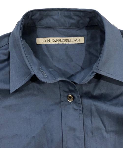 JOHN LAWRENCE SULLIVAN（ジョン ローレンス サリバン）JOHN LAWRENCE SULLIVAN (ジョン ローレンス サリバン) COTTON SATIN OVERSIZED BELTED SHIRT ブルー サイズ:SIZE Sの古着・服飾アイテム