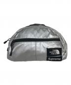 SUPREME×THE NORTH FACEシュプリーム×ザ ノース フェイス）の古着「Metallic Roo II Lumbar Pack」｜シルバー