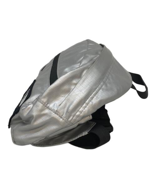 SUPREME（シュプリーム）Supreme (シュプリーム) THE NORTH FACE (ザ ノース フェイス) Metallic Roo II Lumbar Pack シルバーの古着・服飾アイテム
