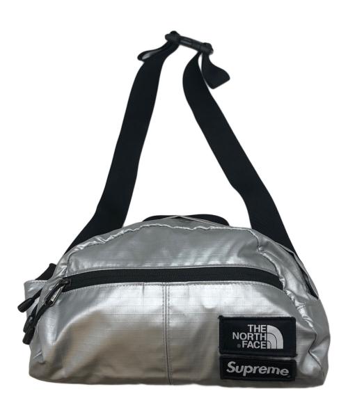 SUPREME（シュプリーム）Supreme (シュプリーム) THE NORTH FACE (ザ ノース フェイス) Metallic Roo II Lumbar Pack シルバーの古着・服飾アイテム