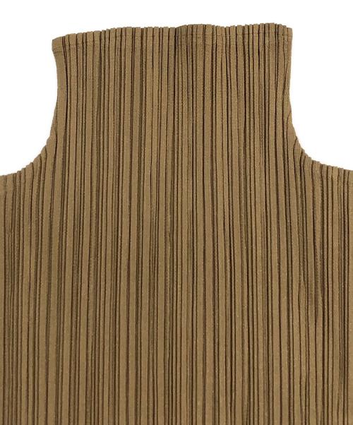 PLEATS PLEASE（プリーツプリーズ）PLEATS PLEASE (プリーツプリーズ) ハイネックノースリーブプリーツカットソー ブラウン サイズ:SIZE 4の古着・服飾アイテム