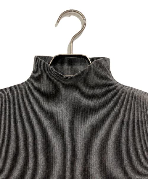 PLEATS PLEASE（プリーツプリーズ）PLEATS PLEASE (プリーツプリーズ) マイクロプリーツカットソー グレー サイズ:SIZE 3の古着・服飾アイテム
