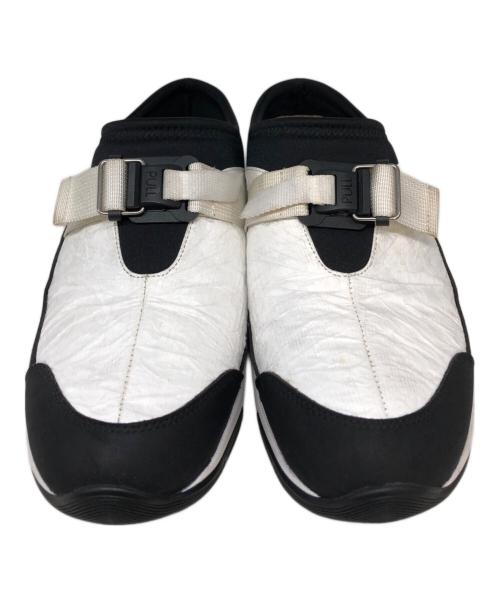 P.G.C.D（ペー・ジェー・セー・デ）P.G.C.D (ペー・ジェー・セー・デ) prot mule ミュールスリッポンスニーカー ホワイト×ブラック サイズ:SIZE 43の古着・服飾アイテム