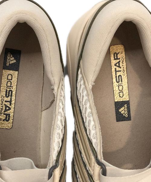 adidas（アディダス）adidas (アディダス) スニーカー ベージュ サイズ:SIZE 26.5cmの古着・服飾アイテム