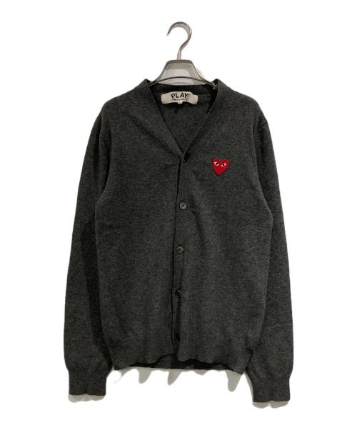 PLAY COMME des GARCONS（プレイコムデギャルソン）PLAY COMME des GARCONS (プレイコムデギャルソン) ハートワッペンウールニットカーディガン グレー サイズ:SIZE Mの古着・服飾アイテム