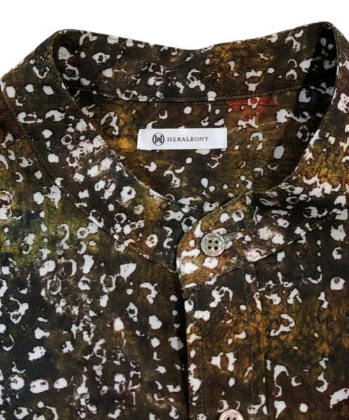 HERALBONY（ヘラルボニー）HERALBONY (ヘラルボニー) バンドカラーシャツ「秋」 オリーブ サイズ:SIZE Lの古着・服飾アイテム