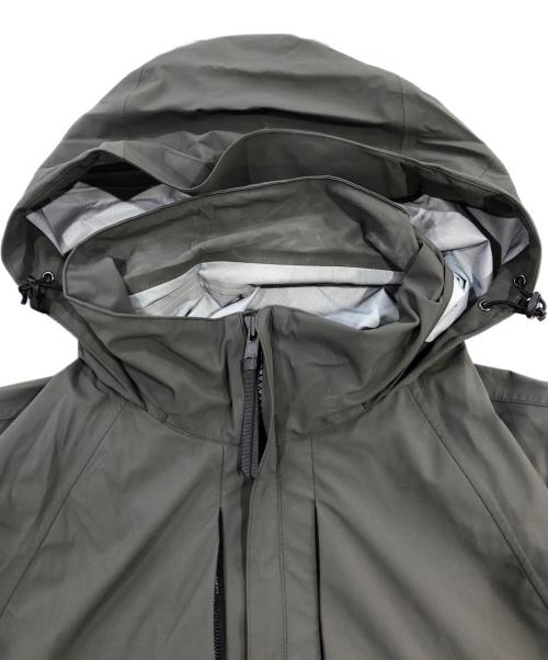 KOTIBEAUTY&YOUTH（コティ ビューティ＆ユース）KOTIBEAUTY&YOUTH (コティ ビューティ＆ユース) SHIELD MULTI POCKET STAND COLLAR JACKET オリーブ サイズ:SIZE Mの古着・服飾アイテム