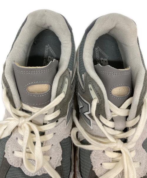 NEW BALANCE（ニューバランス）NEW BALANCE (ニューバランス) 2002R ローカットスニーカー グレー×ダークグレー サイズ:SIZE 28cmの古着・服飾アイテム