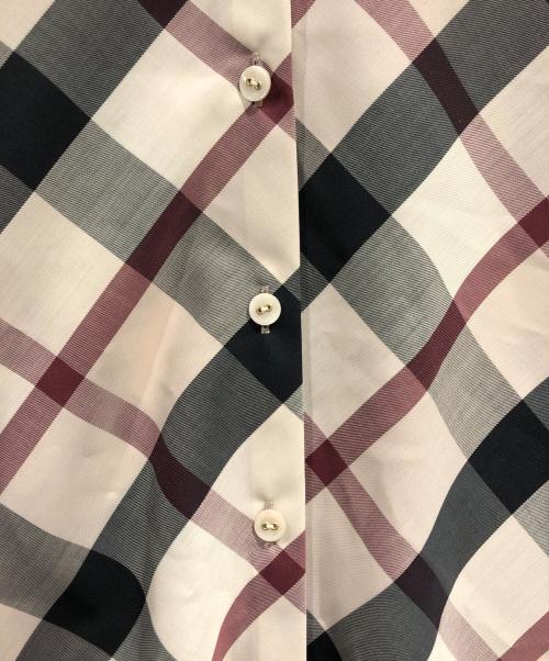 BLUE LABEL CRESTBRIDGE（ブルーレーベルクレストブリッジ）BLUE LABEL CRESTBRIDGE (ブルーレーベルクレストブリッジ) クレストブリッジチェックキャンディスリーブブラウス ベージュ×ブラックxレッド サイズ:SIZE 38の古着・服飾アイテム