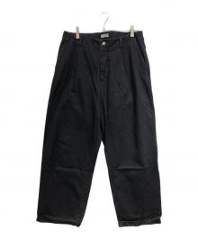YOKE（ヨーク）の古着「1pleated Wide Tapered Trousers」｜ブラック