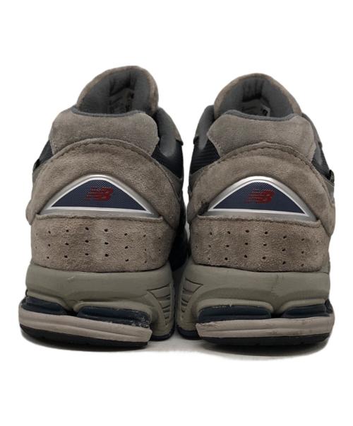 NEW BALANCE（ニューバランス）NEW BALANCE (ニューバランス) 2002R ローカットスニーカー グレー×カーキ サイズ:SIZE 27.5cmの古着・服飾アイテム