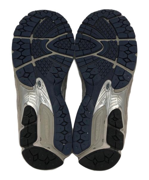 NEW BALANCE（ニューバランス）NEW BALANCE (ニューバランス) 2002R ローカットスニーカー グレー×カーキ サイズ:SIZE 27.5cmの古着・服飾アイテム